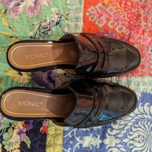 Vionic black patent loafer mules (sz 10)